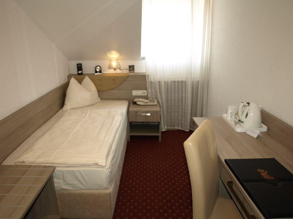 Hotel Airport Filder Post 3*